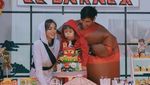 Gaya Kompak Para Seleb dan Anak Saat Masak Bareng