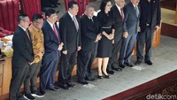 Rapat dipimpin oleh Wakil Ketua DPR Utut Adianto dan Ketua DPR Bambang Soesatyo.
