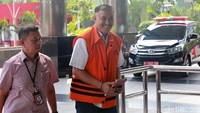 Sebelumnya, Markus ditetapkan sebagai tersangka dalam dua kasus, yakni dugaan merintangi penyidikan dan dugaan korupsi proyek e-KTP. KPK menetapkan Markus sebagai tersangka karena diduga merintangi proses penyidikan kasus dugaan korupsi e-KTP serta kasus dugaan pemberian kesaksian palsu yang menjerat Miryam S Haryani.