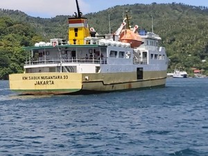 Kemenhub Serahkan Kapal Tol Laut untuk Indonesia Timur ke Operator