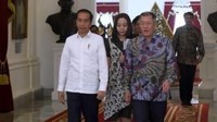 Presiden Joko Widodo mengenakan kemeja putih saat bertemu dengan delegasi Hyundai Motor Group di Istana Merdeka. Istimewa/Dok. BPMI Setpres.
