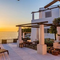 Bangunan seluas 500 meter per segi ini dikelilingi laut yang membuatnya jadi lokasi ideal untuk berlibur. Foto: Dok. Lionard Luxury Real Estate