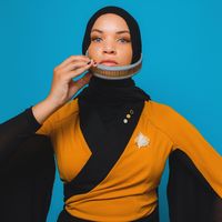 Star Trek Berhijab Curi Atensi di Comic Con 2019, Dipuji Bintang Star Trek