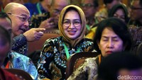 Walikota Tangerang Selatan, Airin Rachmi Diany terlihat di deretan kursi undangan.