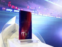 Penampakan Oppo Reno 10x Zoom Edisi Barcelona