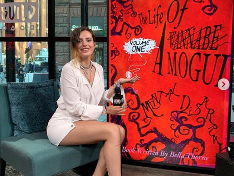 Gaya Kulineran Bella Thorne, Artis yang Raup Rp 14 Miliar Sehari