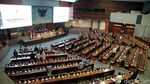 Duh! Anggota DPR Ini Malah Main Game Saat Rapat Paripurna