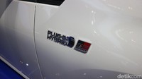 Berbeda dengan Prius hybrid standar, tampilan mobil ini sudah racing banget. Foto: Dadan Kuswaraharja