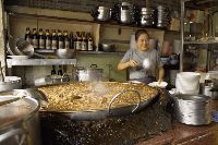 Legendaris! Kaldu di Restoran Ini Dimasak di Panci Selama 45 Tahun 