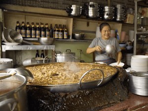 Legendaris! Kaldu di Restoran Ini Dimasak di Panci Selama 45 Tahun
