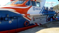Bank terapung yang disebut Bahtera Seva milik BRI ada 3 unit. Yang ini adalah Bahtera Seva 2 yang hilir mudik di pulau-pulau di NTT.