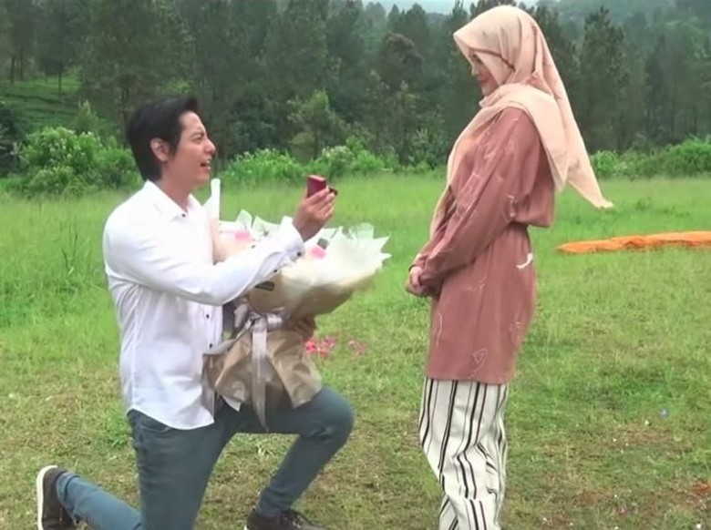 Kabar Nikah 25 Agustus Roger Danuarta Sudah Lamar Cut