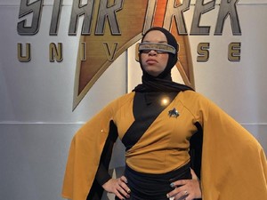 Star Trek Berhijab Curi Atensi di Comic Con 2019, Dipuji Bintang Star Trek