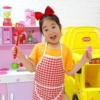 Korea Herald melaporkan, dua channel milik Boram tersebut memiliki keuntungan pasar paling besar di antara banyak YouTuber Korea. Tak mengherankan, karena postingan Boram paling sedikit dilihat sebanyak 1,5 juta kali dan beberapa unggahannya bahkan ada yang mencapai 300 juta views. Foto: Dok. YouTube