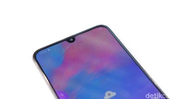 Mengusung notch Infinity U dengan kamera 16 MP. Foto: Adi Fida Rahman/detikINET