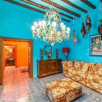 Sentuhan desain khas Dolce & Gabbana amat kental terlihat di setiap ruangan maupun area outdoor. Kaya motif dan warna cerah, namun tetap indah dalam sebuah keharmonisan. Foto: Dok. Lionard Luxury Real Estate