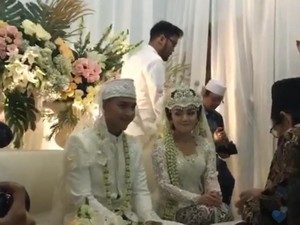 Siti Badriah Tersedu Memohon Restu dan Izin Nikah pada Ayah