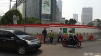 Sebelumnya, aplikasi dan data pemantauan udara AirVisual menilai kualitas udara Jakarta semakin buruk. Pemprov DKI menilai salah satu penyebabnya adalah pembangunan trotoar di Jakarta. (Lisye/detikcom)