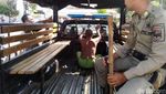 Meresahkan Warga, Pria Kolor Ijo Ditangkap Satpol PP