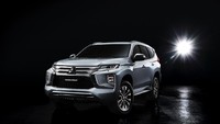 Konsep tampilan Dynamic Shield terus dikembangkan Mitsubishi agar pengemudi di dalam tetap memiliki visibilitas yang baik dan luas. Lapisan krom yang menyelimuti rumah lampu kabut membuat tampilannya terlihat elegan. Foto: Mitsubishi Motors Corporation