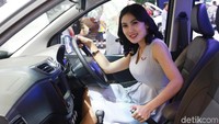 Penambahan fitur ini juga menambah harga jual Confero S di pasaran.