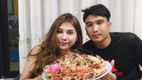 Kini Areeya sudah memiliki pendamping baru. Dok. Instagram/areeyajason
