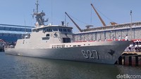 PT PAL Indonesia menuntaskan pembuatan KRI Kerambit-627 pesanan Kementerian Pertahanan (Kemenhan). Penyerahan kapal perang jenis Kapal Cepat Rudal (KCR) 60 meter itu dilakukan di Dermaga Divisi Kapal Perang PT PAL Ujung, Surabaya.