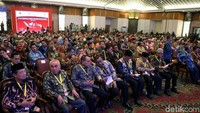 Pada Rakornas kali ini, Wakil Presiden RI juga menyerahkan penghargaan TPID Terbaik dan TPID Berprestasi kepada daerah-daerah dengan kinerja terbaik di tahun 2018.