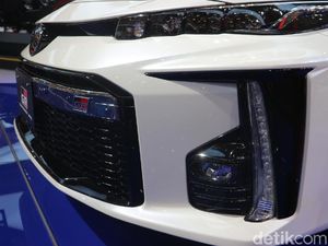 Siap-siap Mitsubishi, Toyota Prius PHEV Bakal Dijual di Bawah Rp 1 Miliar