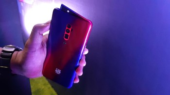 Pada bagian pivot rising camera, nampak juga degradasi warna cantik khas klub kebanggaannya warga Katalonia. Foto: Aisyah Kamaliah/detikINET