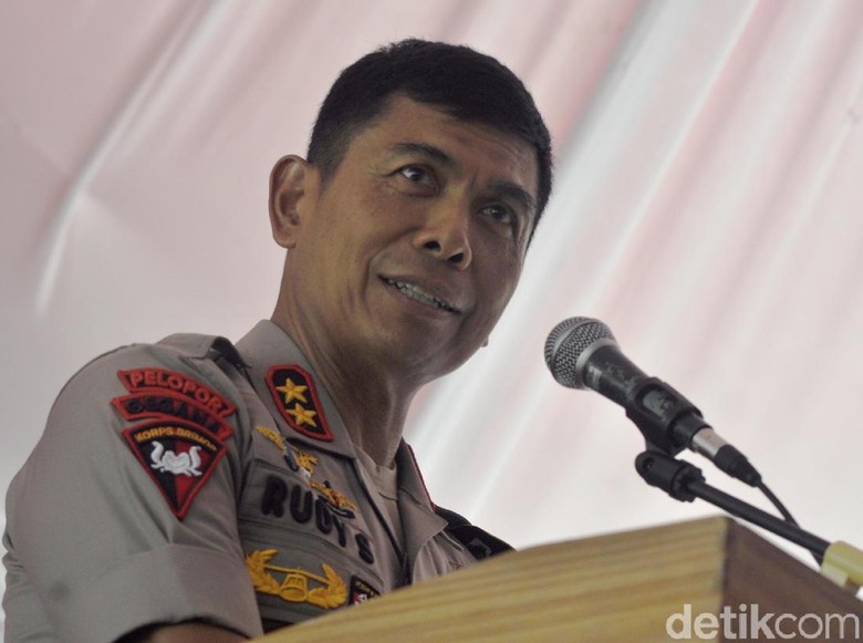 Terbakar Hidup-hidup, 4 Polisi Cianjur Masih Dirawat Intensif Terbakar Hidup-hidup, 4 Polisi Cianjur Masih Dirawat Intensif