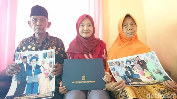 Yetuk yoyilgan eshaklarning fotosuratlari