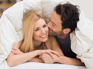 5 Bagian Tubuh Wanita Paling Sensitif Saat Dicium, Bangkitkan Gairah Seks