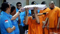 Aset yang berhasil diamankan oleh BNN tersebut tak cuma uang tunai senilai Rp 11.036.677.386, tetapi juga 30 unit mobil senilai Rp 6.852.000.000.