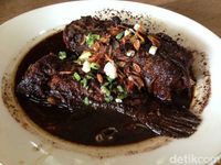 Di Jagakarsa Bisa Jajan Sego Liwet dan Sate Maranggi Sedap