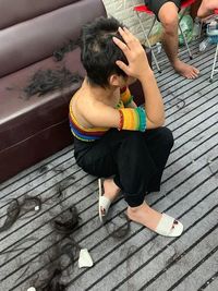 Pergoki Suami Selingkuh, Wanita Ini Cukur Paksa Rambut Pelakor