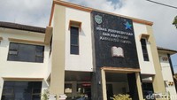 Perpustakaan Daerah Kabupaten Ciamis melakukan inovasi untuk menari pembaca anak-anak. Ruang bacanya disulap seperti berada di luar angkasa. (Dadang/detikcom)