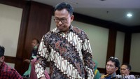 Perbuatan Budi itu merugikan negara sebesar Rp 56,9 miliar atas proyek pembangunan kampus IPDN itu.