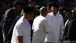 Sandiaga Jadi Rebutan Foto Bersama di Peresmian Bank Infaq