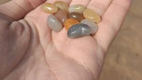 Siapa mau jelly bean aneka rasa? Eits! Ini bukan jelly bean sungguhan ya. Batu-batu warna pastel ini ukurannya memang mirip jelly bean. Foto: Istimewa