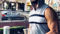 Tak heran Sam sering menjadi fitness model, karena ia memiliki bentuk tubuh yang proporsional. Semua ini tak lepas dari pola makannya yang sehat, dan rutin berolahraga. Foto: Instagram @samasghari