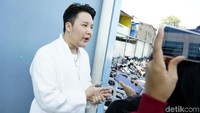 Rangga mengatakan dirinya juga pernah ditawari narkoba oleh rekannya dan ia tahu dilingkungannya ada yang pernah memakai narkoba. Pool/Noel/detikFoto.