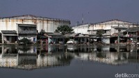Selain itu, dorongan untuk menciptakan lapangan kerja ini juga diharapkan dapat mendorong masyarakat luas untuk dapat keluar dari jerat kemiskinan dan memiliki kualitas hidup yang lebih baik.