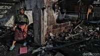  Api melahap area permukiman padat penduduk di Rawa Badak, Jakarta Utara pada Kamis (25/7/2019) lalu.
