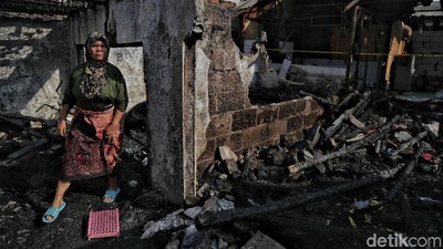 Potret Warga Rawa Badak Bertahan Hidup Pascakebakaran