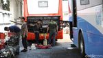 Yuk, Lihat Perawatan Bus Andalan Warga Jakarta