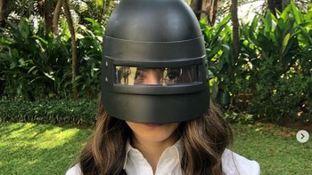 Fall back to safe zone! ASAP!, kata Pevita. Foto: instagram.com/pevpearce