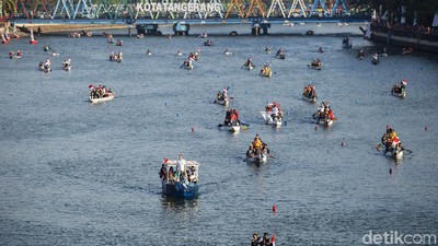 Parade Perahu Naga Meriahkan Pembukaan Festival Cisadane