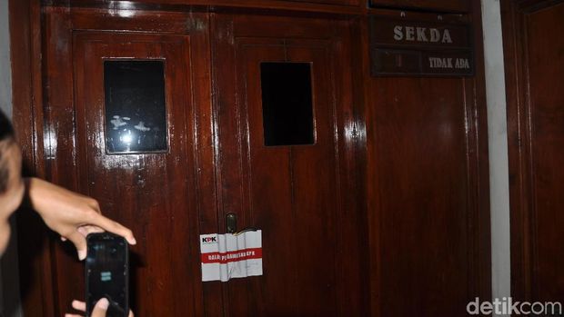 Ruang Kerja Sekda dan Staf Khusus Bupati Kudus Disegel KPK