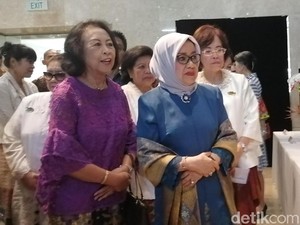 Mufidah Kalla Buka Pameran Ikebana International di Museum Nasional